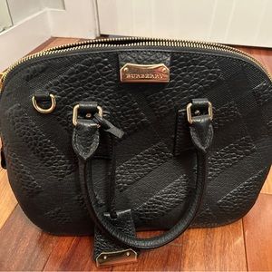Like new 100% authentic Burberry black SG GRAIN CHECK SMALL ORCHARD purse
